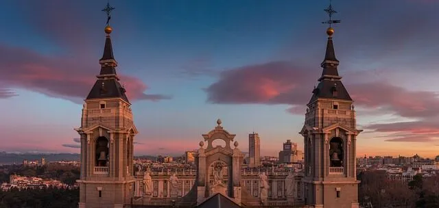 como celebran los madrilenos la festividad de la almudena 1 Madrid guia online web