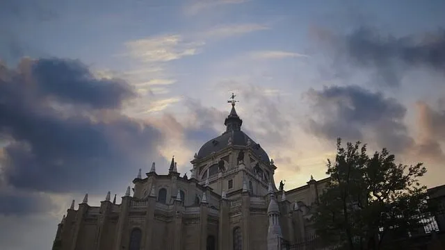 como celebran los madrilenos la festividad de la almudena 2 Madrid guia online web